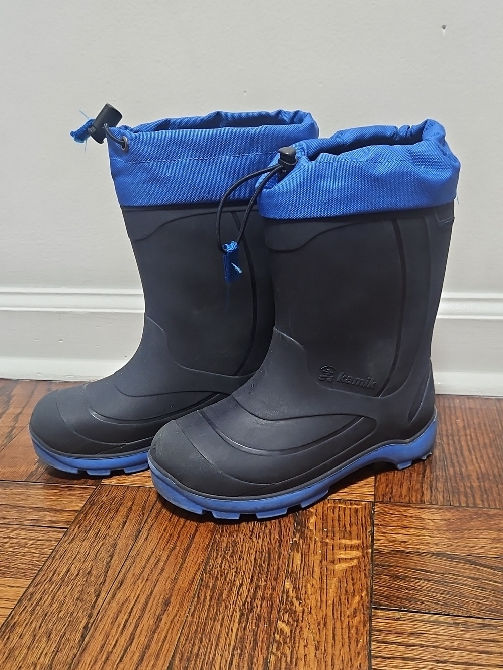 Kamik Kids Black and Blue Waterproof Rain Boots Sz 1